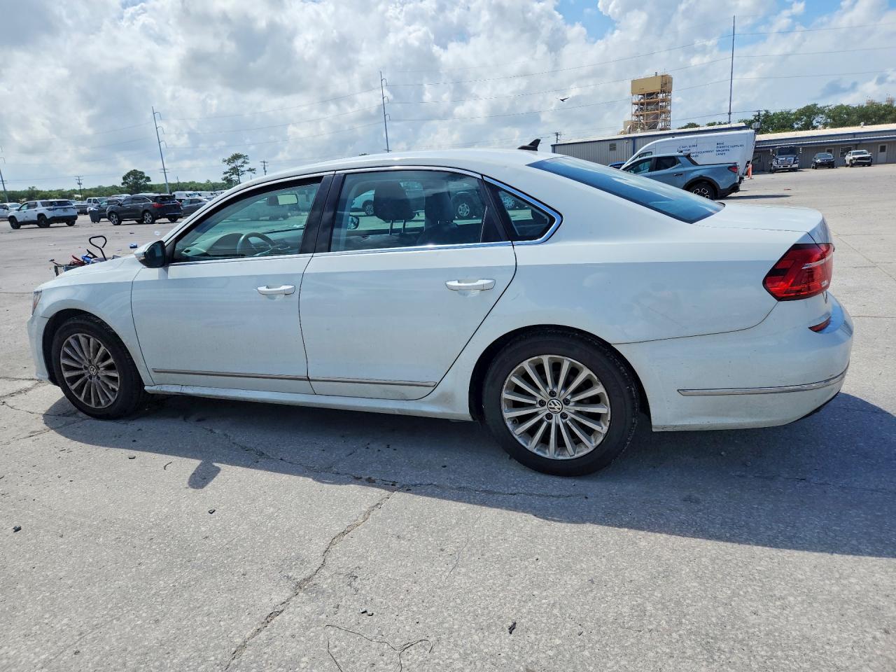 VOLKSWAGEN PASSAT 2016 — 3