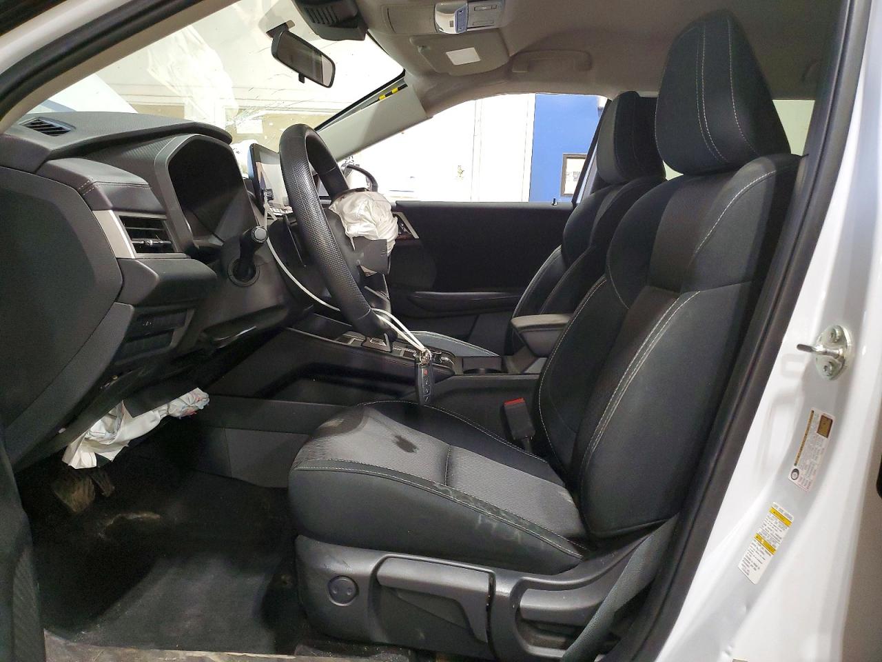 MITSUBISHI OUTLANDER 2023 — 8