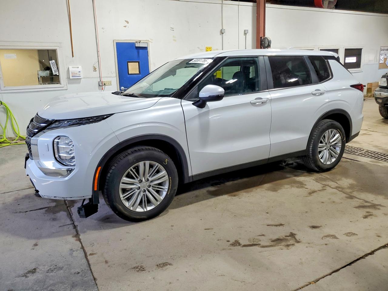 MITSUBISHI OUTLANDER 2023 — 2