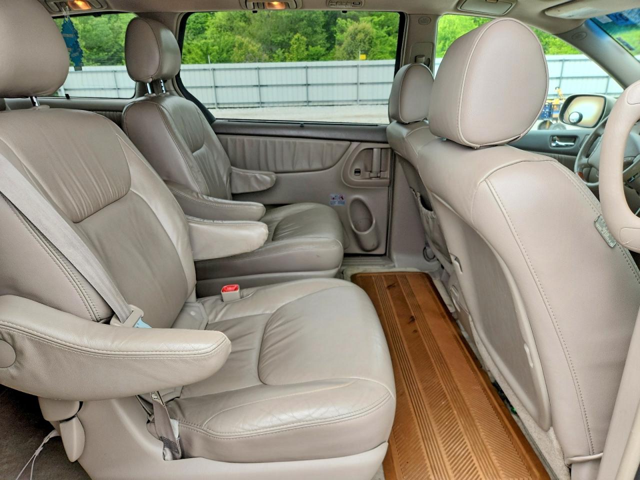 TOYOTA SIENNA 2008 — 12