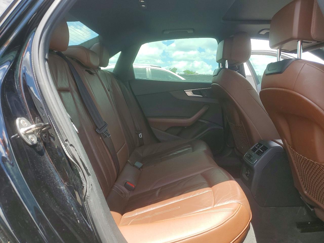 AUDI A4 2019 — 11
