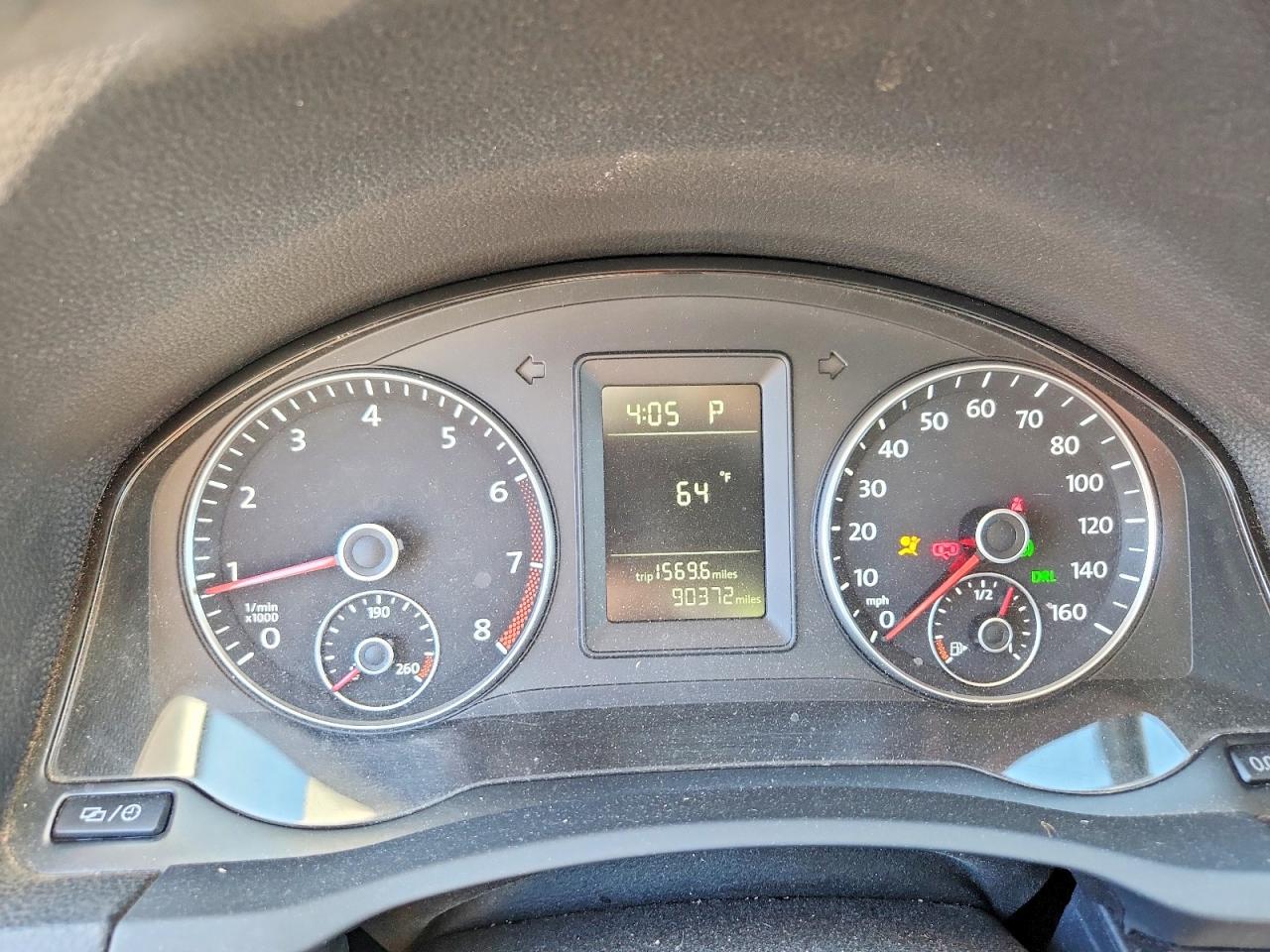 VOLKSWAGEN JETTA 2010 — 10