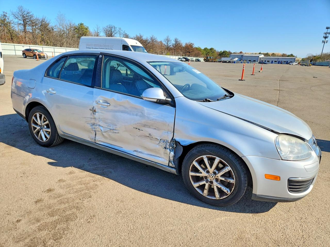 VOLKSWAGEN JETTA 2010 — 5
