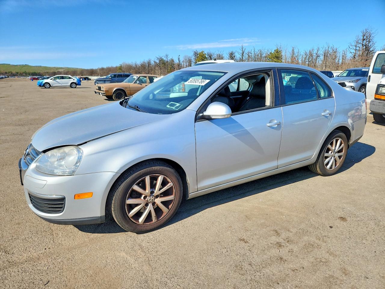 VOLKSWAGEN JETTA 2010 — 2