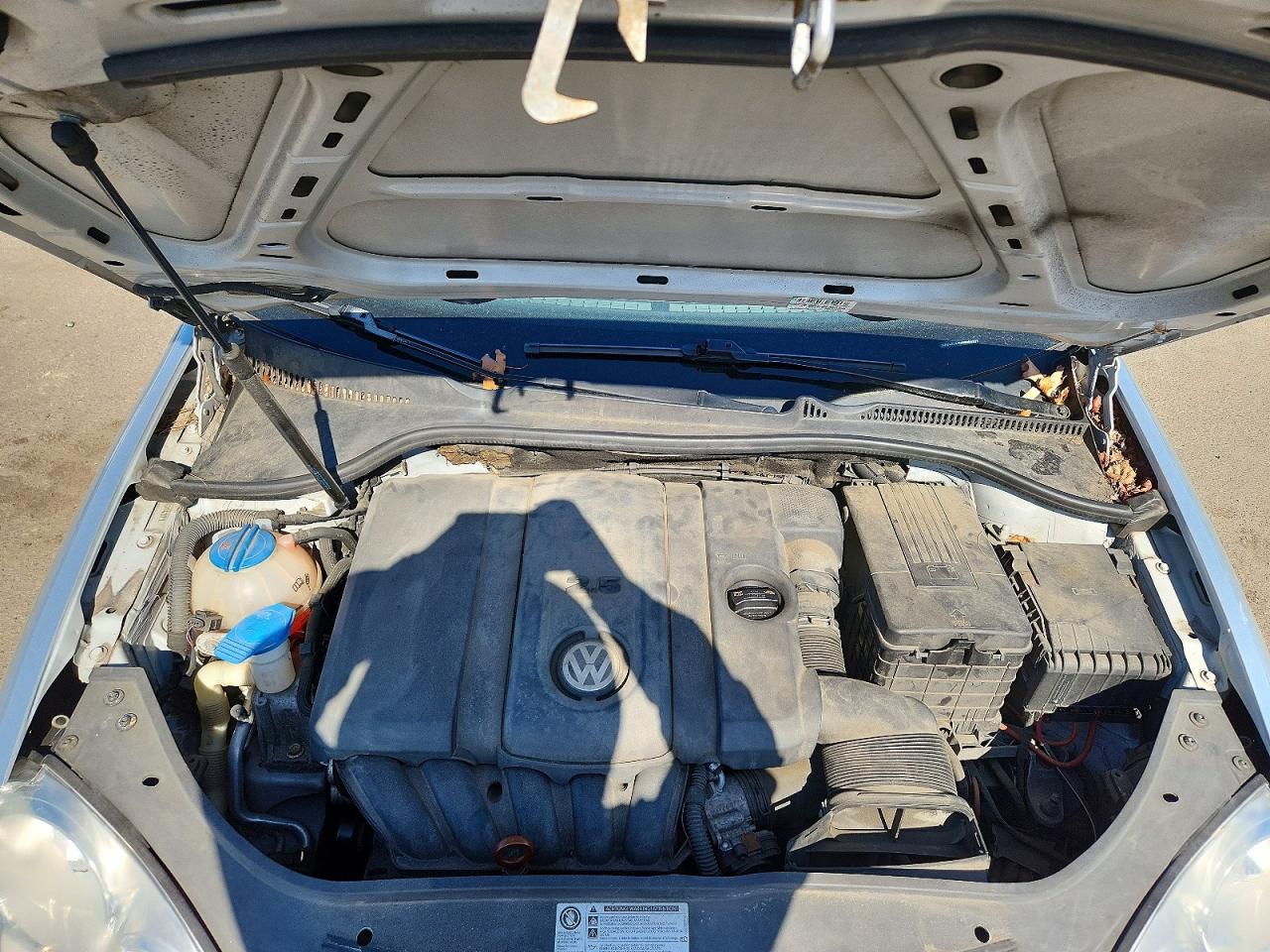 VOLKSWAGEN JETTA 2010 — 12