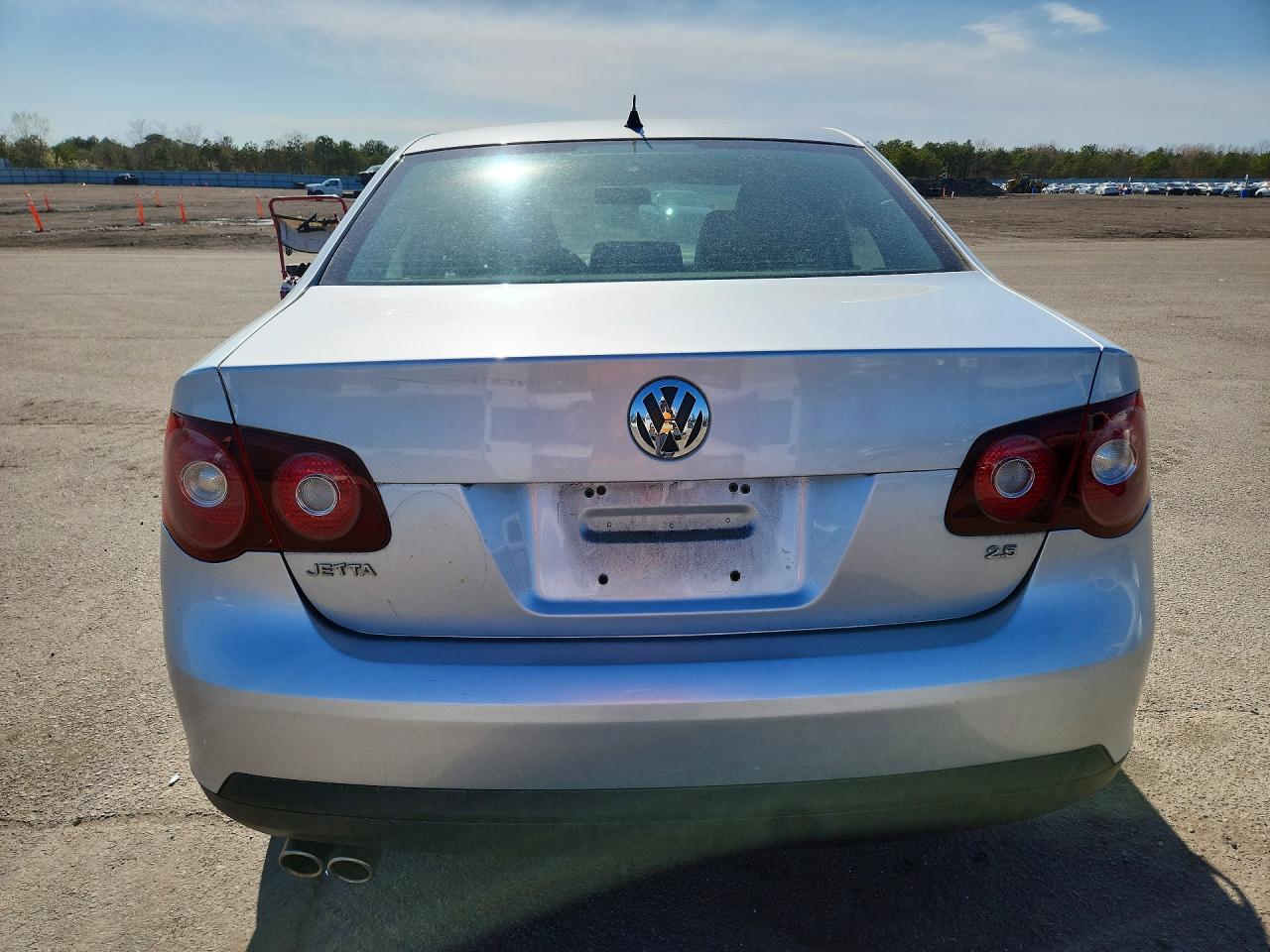 VOLKSWAGEN JETTA 2010 — 7
