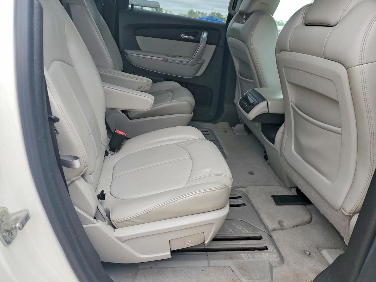 GMC ACADIA 2011 — 12