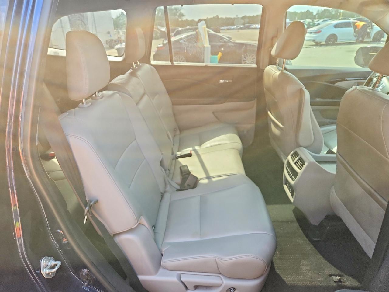 HONDA PILOT 2017 — 12