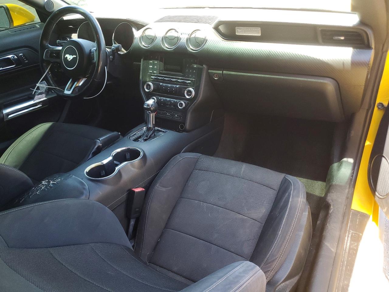 FORD MUSTANG 2016 — 9