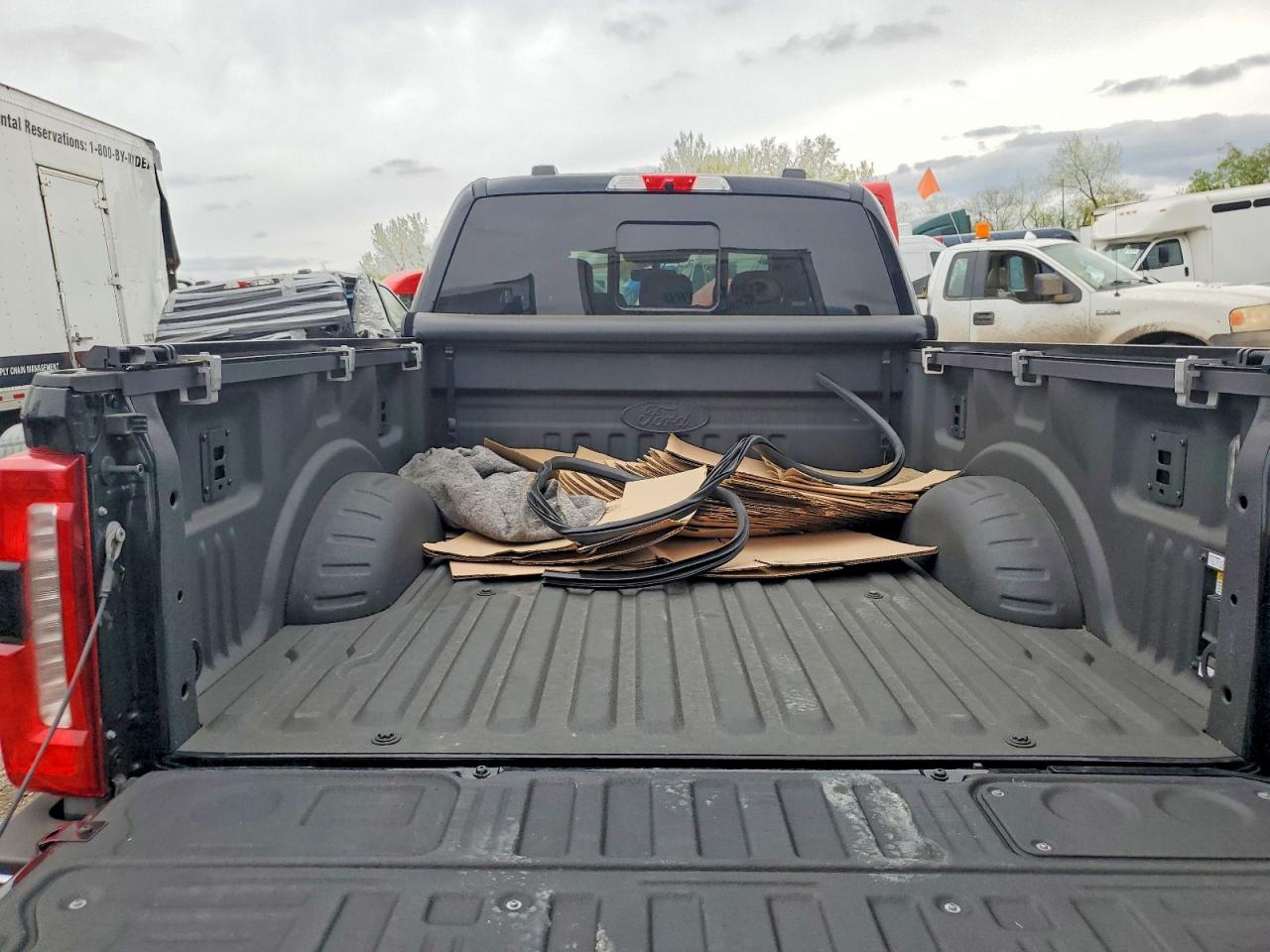 FORD F350 2024 — 11