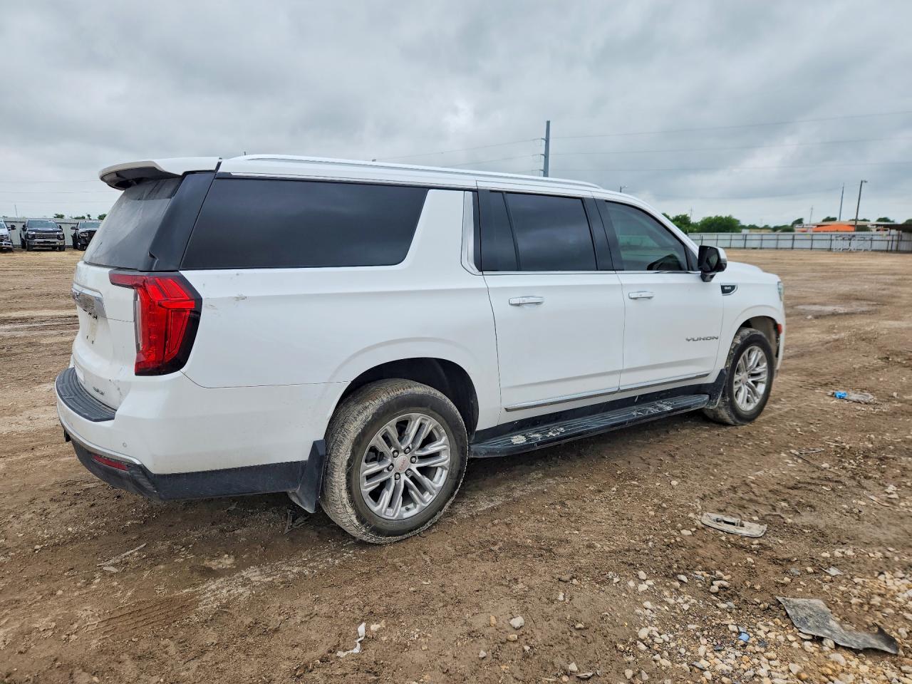 GMC YUKON XL 2021 — 4