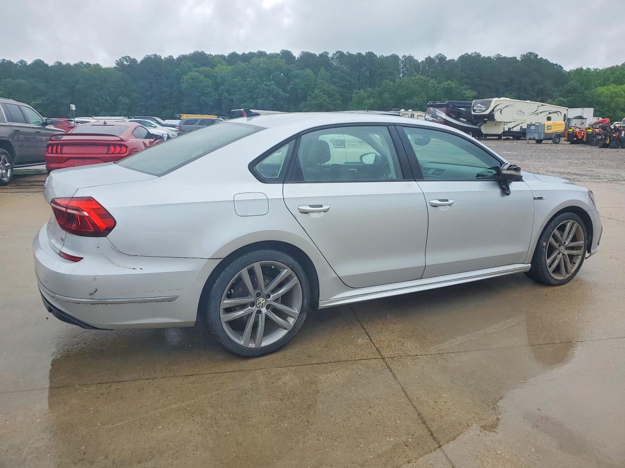 VOLKSWAGEN PASSAT 2018 — 4