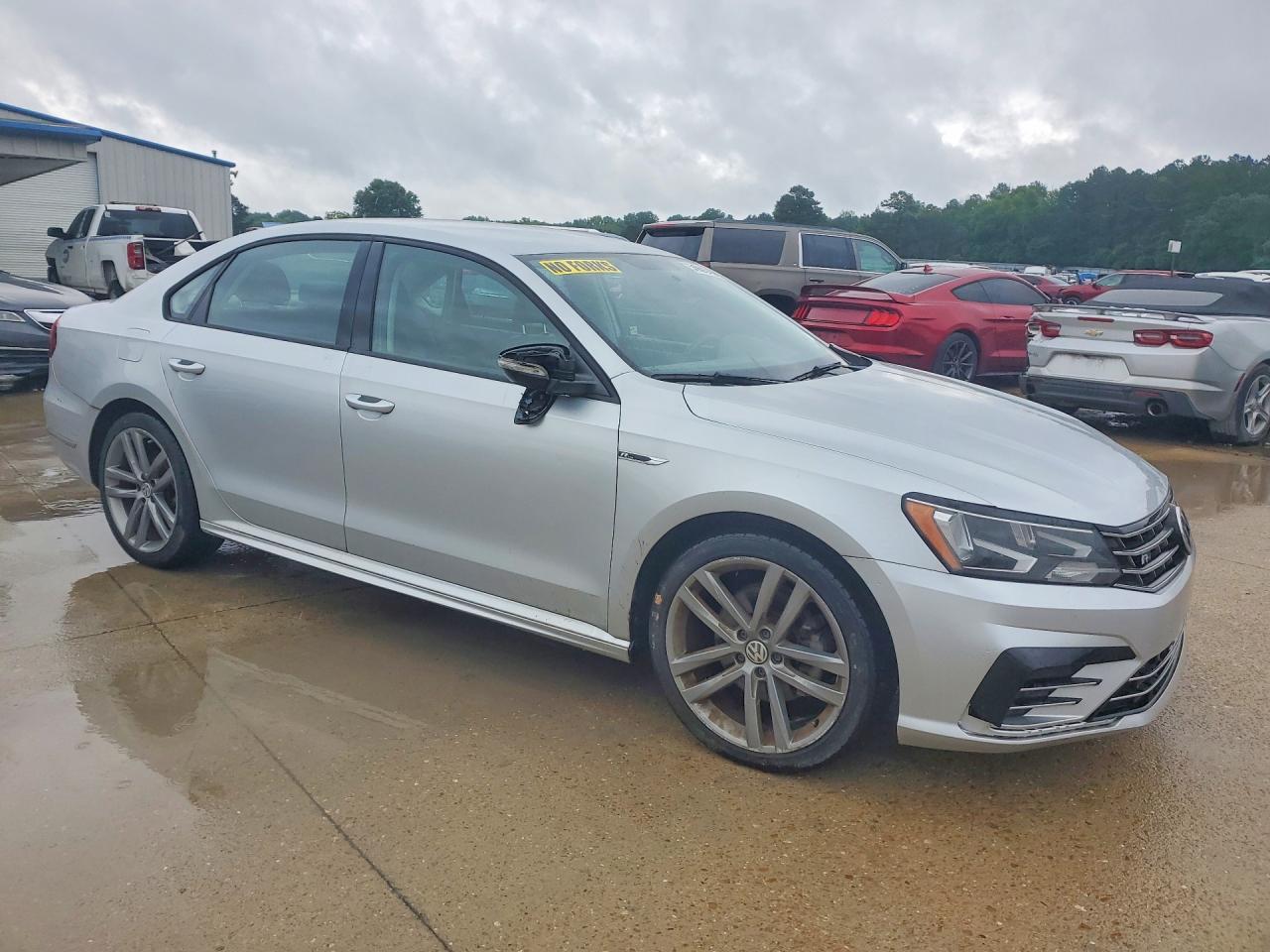 VOLKSWAGEN PASSAT 2018 — 5