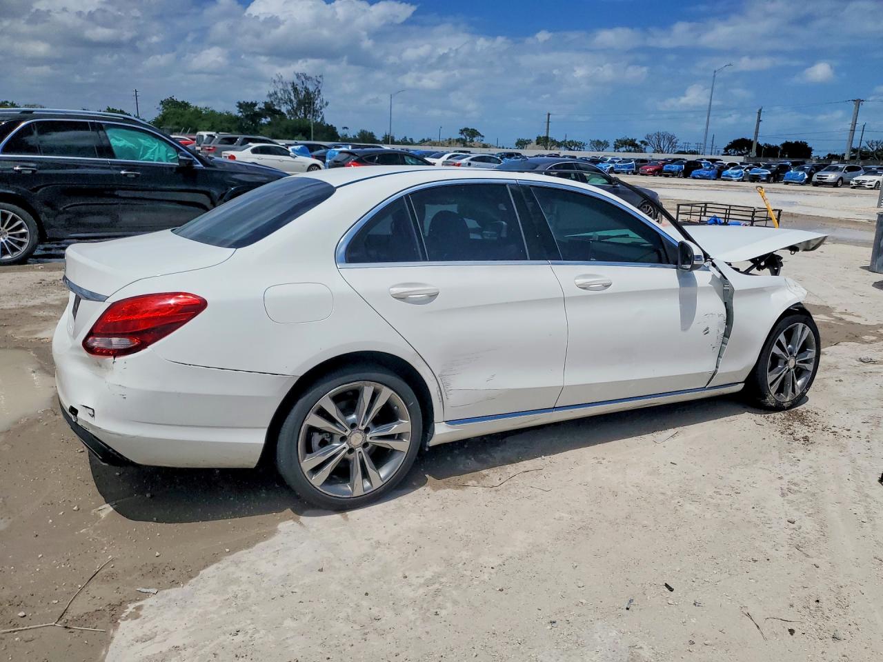 MERCEDES-BENZ C 2016 — 4
