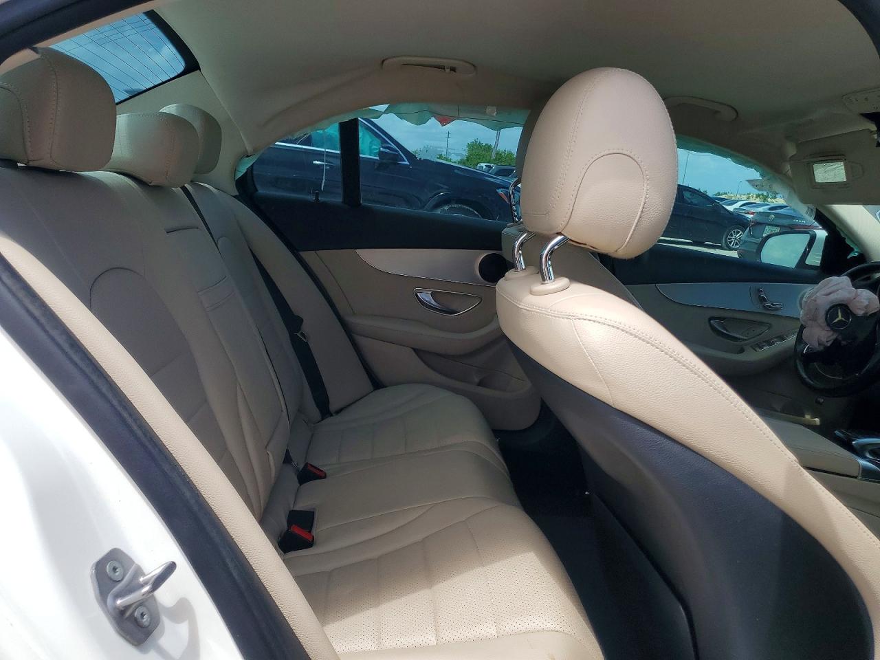 MERCEDES-BENZ C 2016 — 11