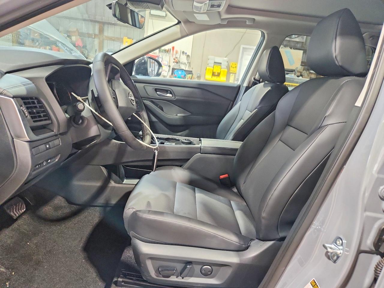 NISSAN ROGUE 2026 — 8