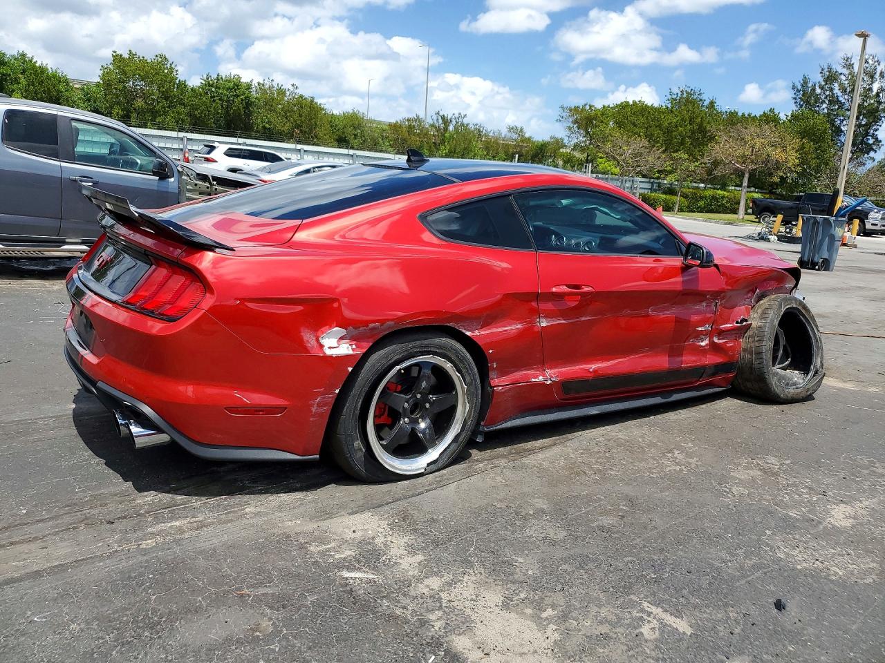 FORD MUSTANG 2022 — 4