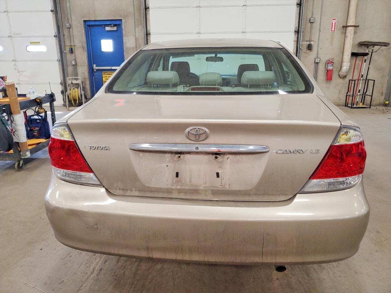 TOYOTA CAMRY 2005 — 7
