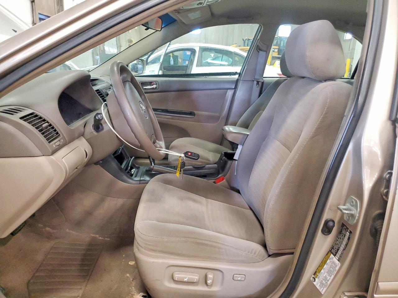 TOYOTA CAMRY 2005 — 8