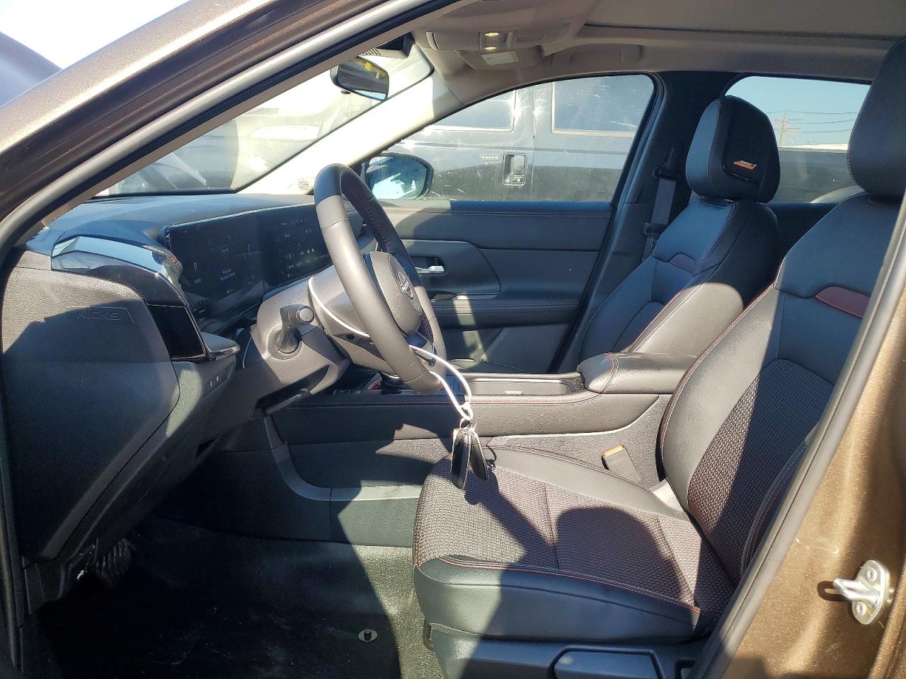 NISSAN KICKS 2025 — 8