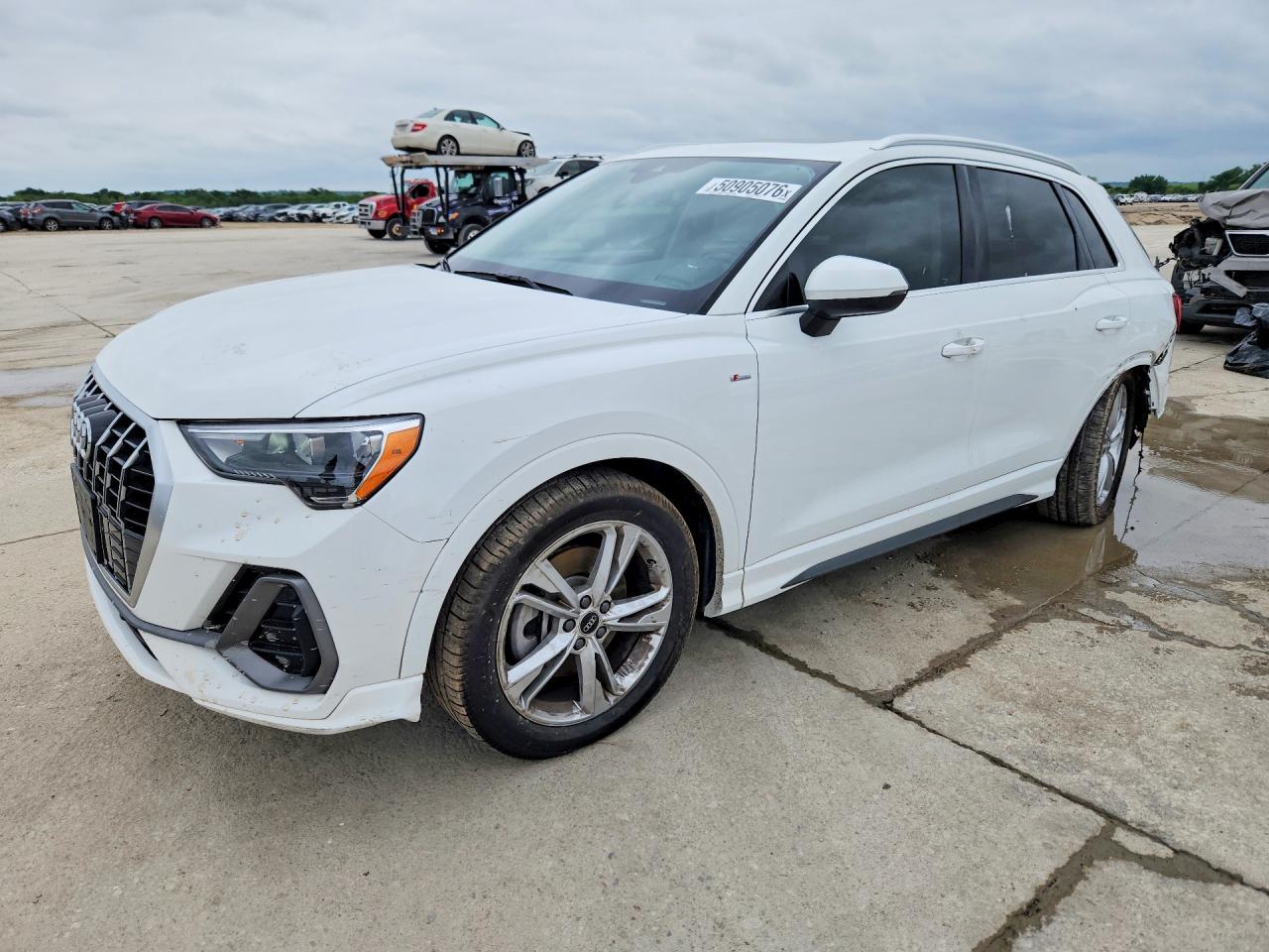 AUDI Q3 2022 — 2