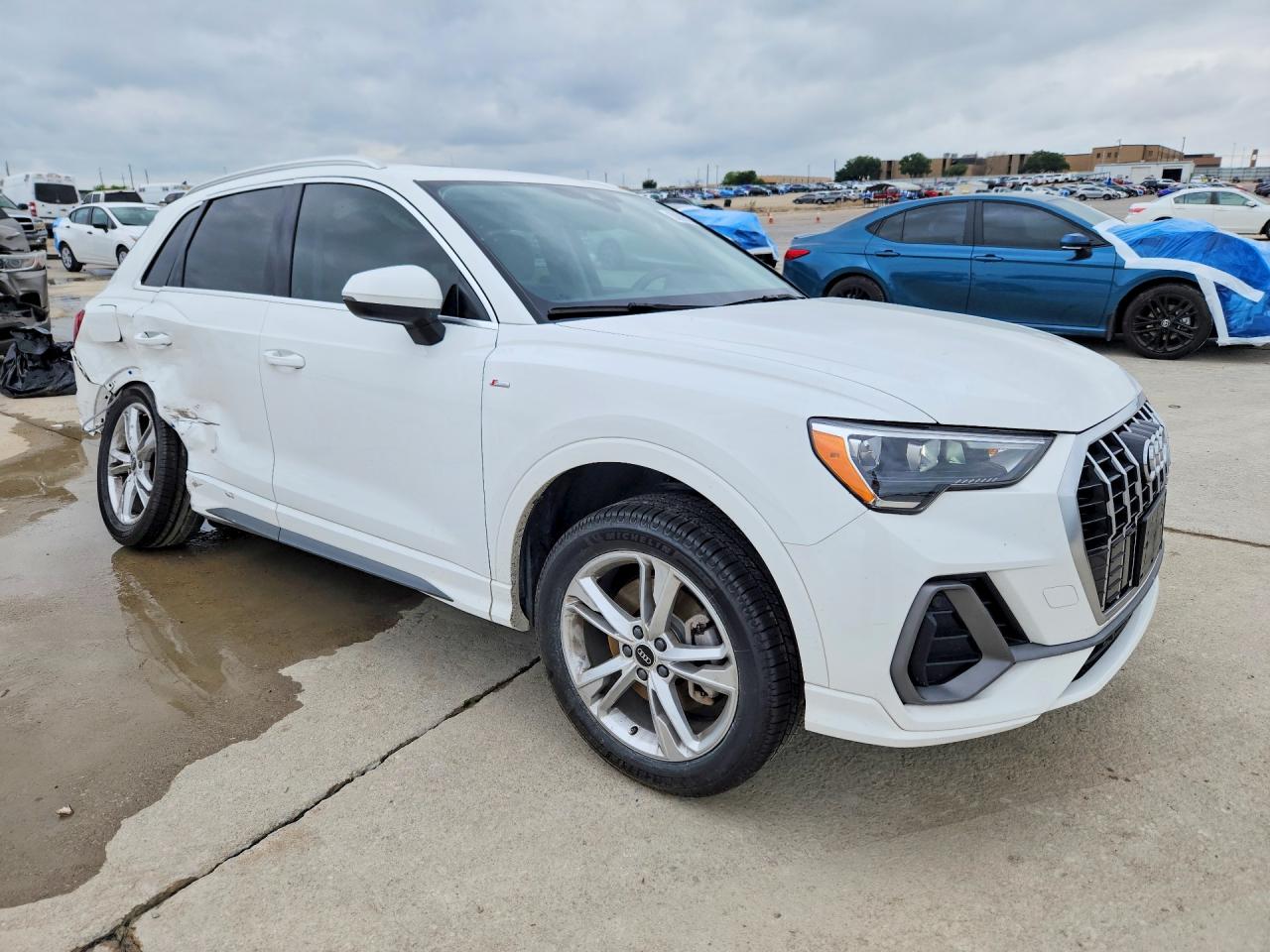 AUDI Q3 2022 — 5