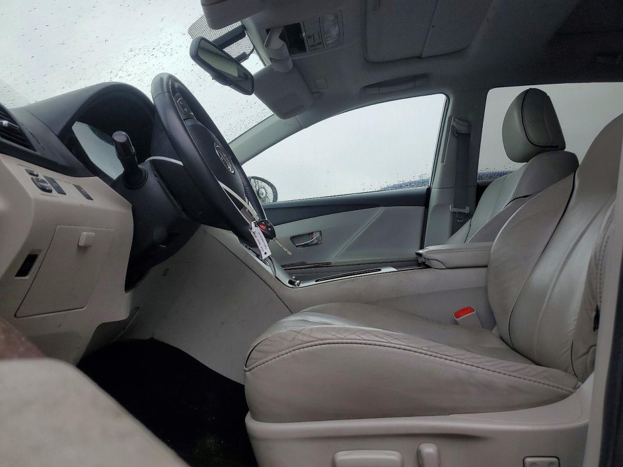 TOYOTA VENZA 2010 — 8