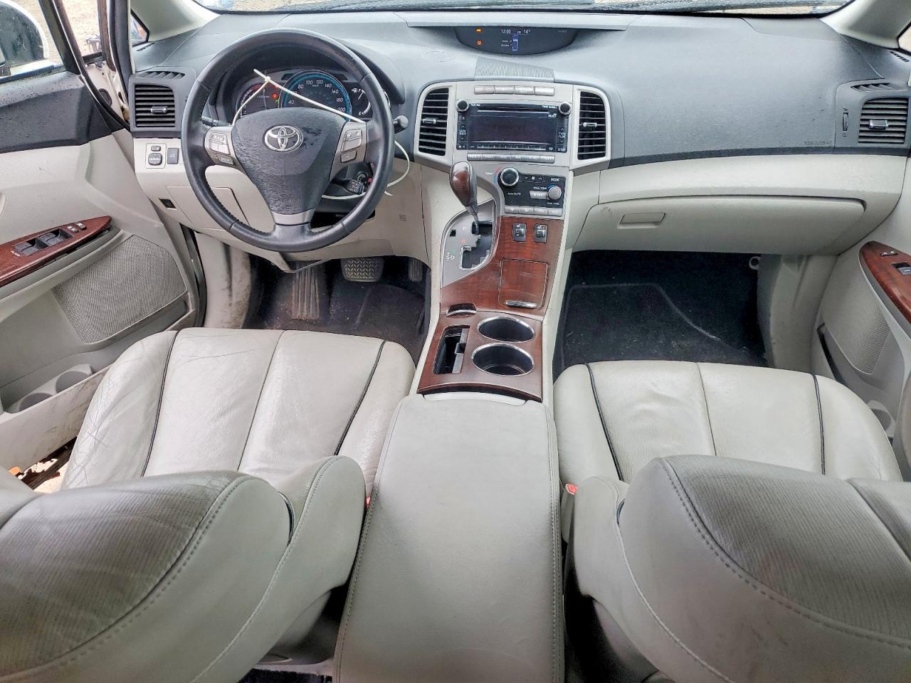 TOYOTA VENZA 2010 — 9