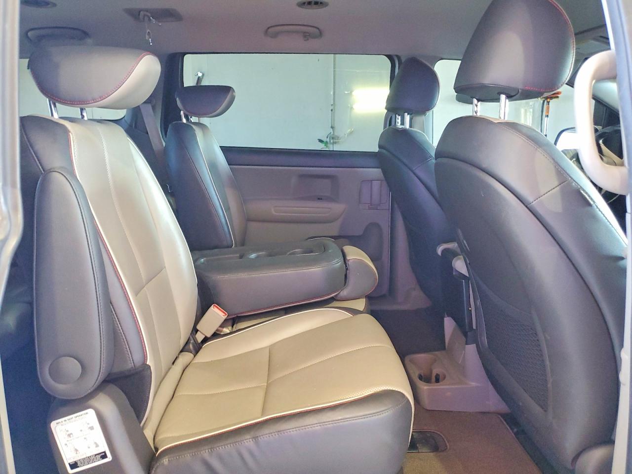 KIA SEDONA 2016 — 12