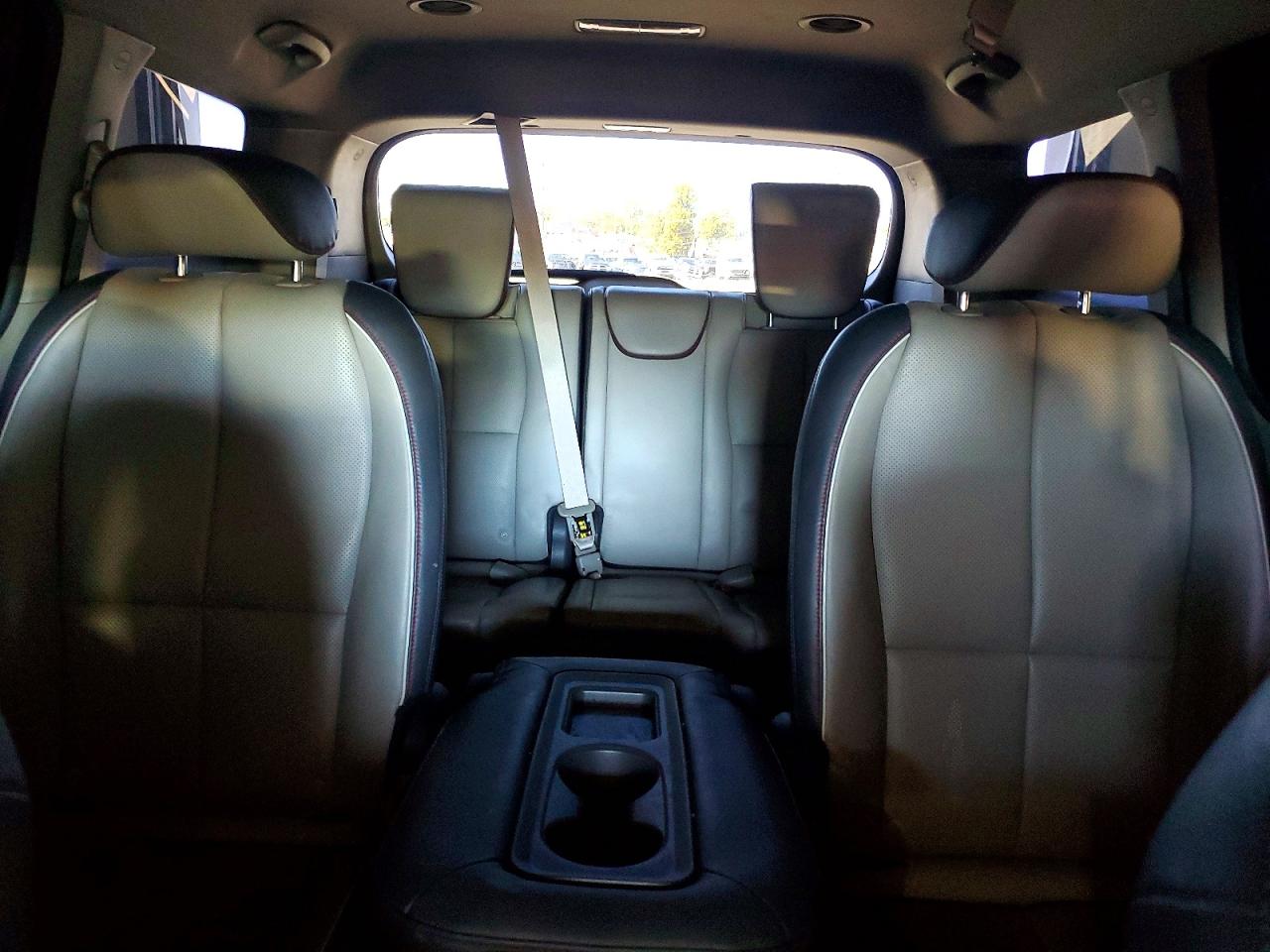 KIA SEDONA 2016 — 11