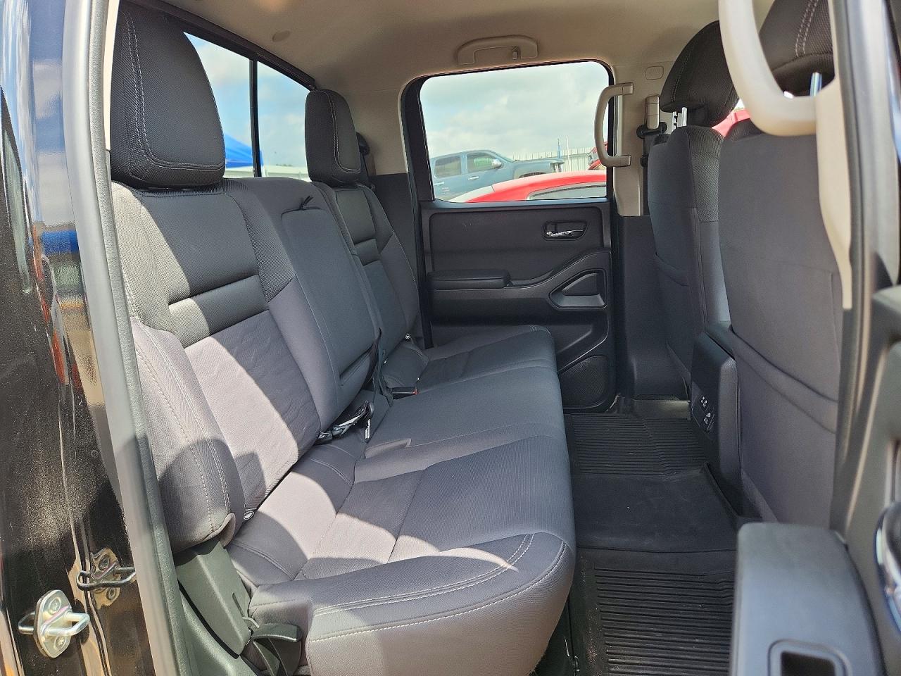 NISSAN FRONTIER 2022 — 11