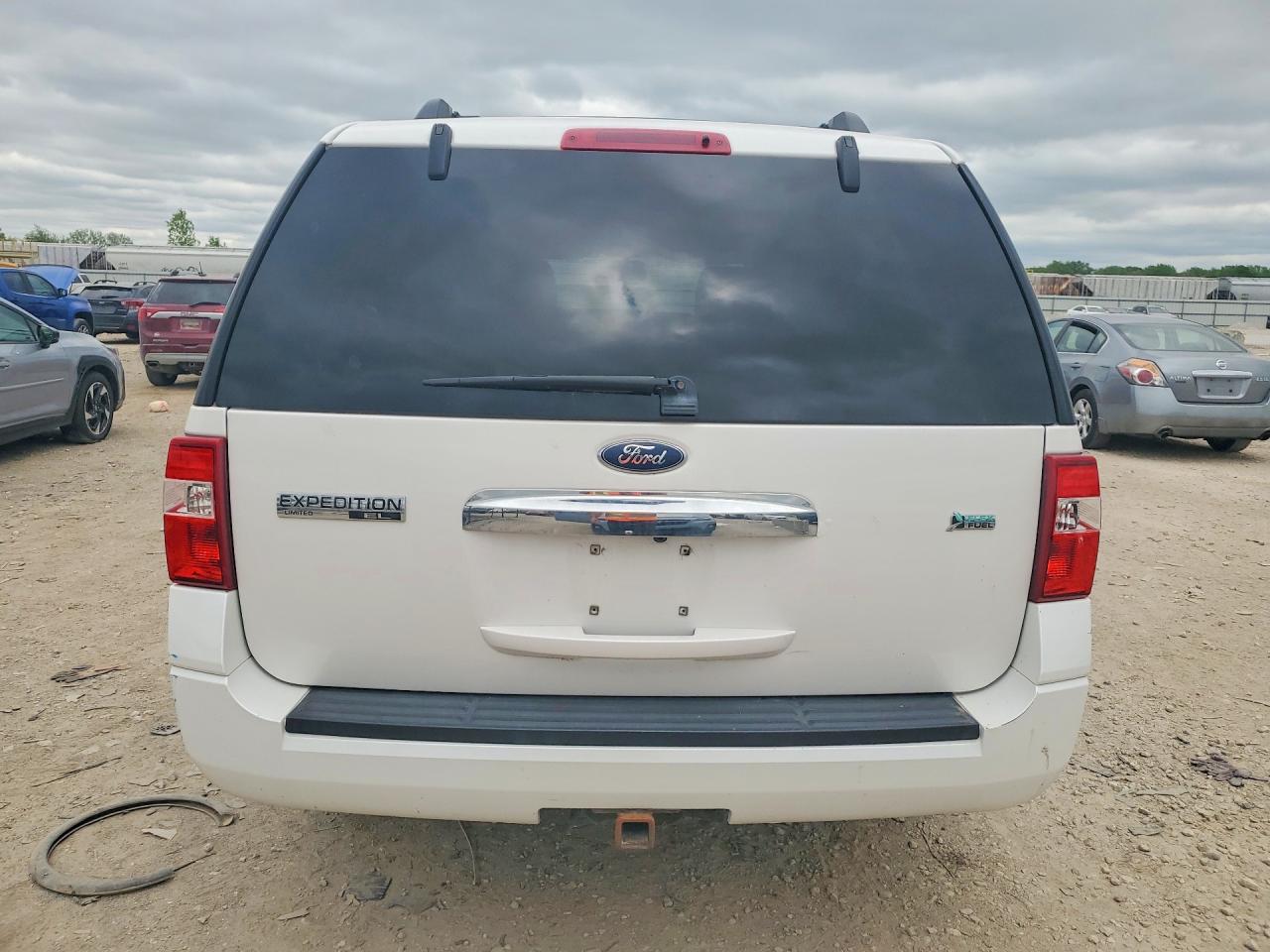 FORD EXPEDITION 2010 — 7