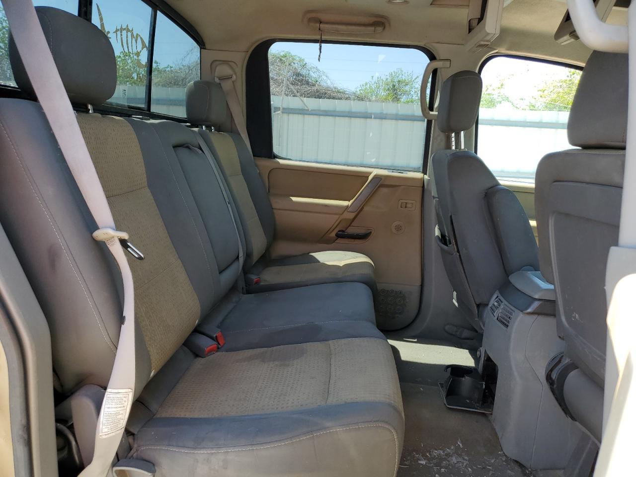 NISSAN TITAN 2004 — 11