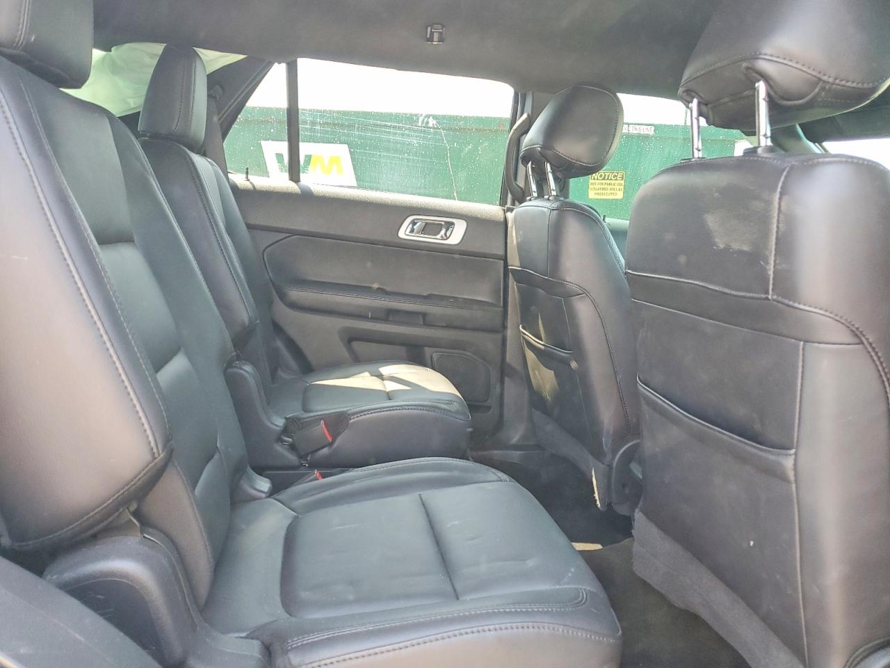 FORD EXPLORER 2015 — 12
