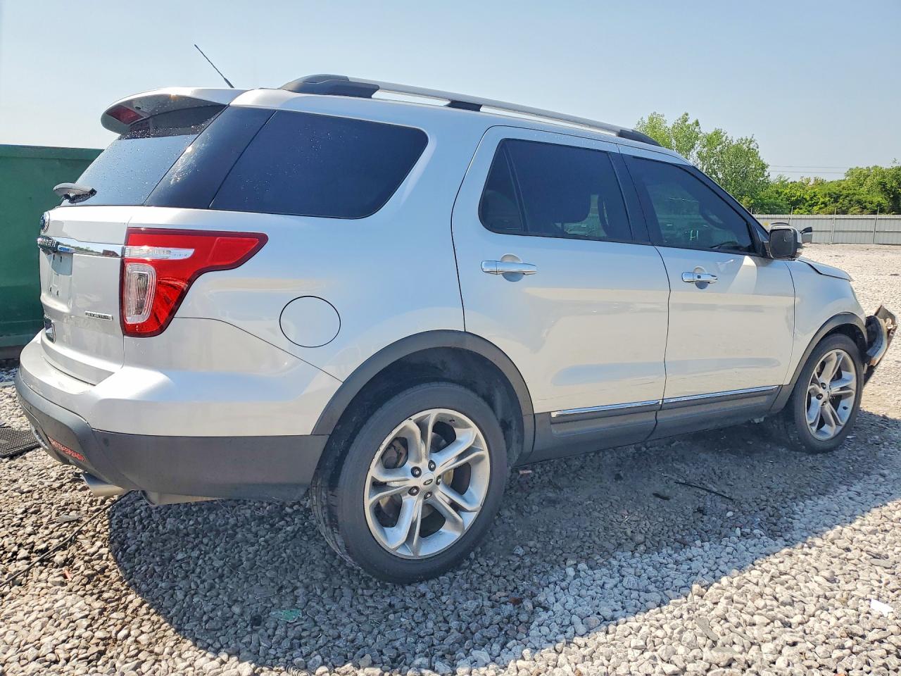 FORD EXPLORER 2015 — 4