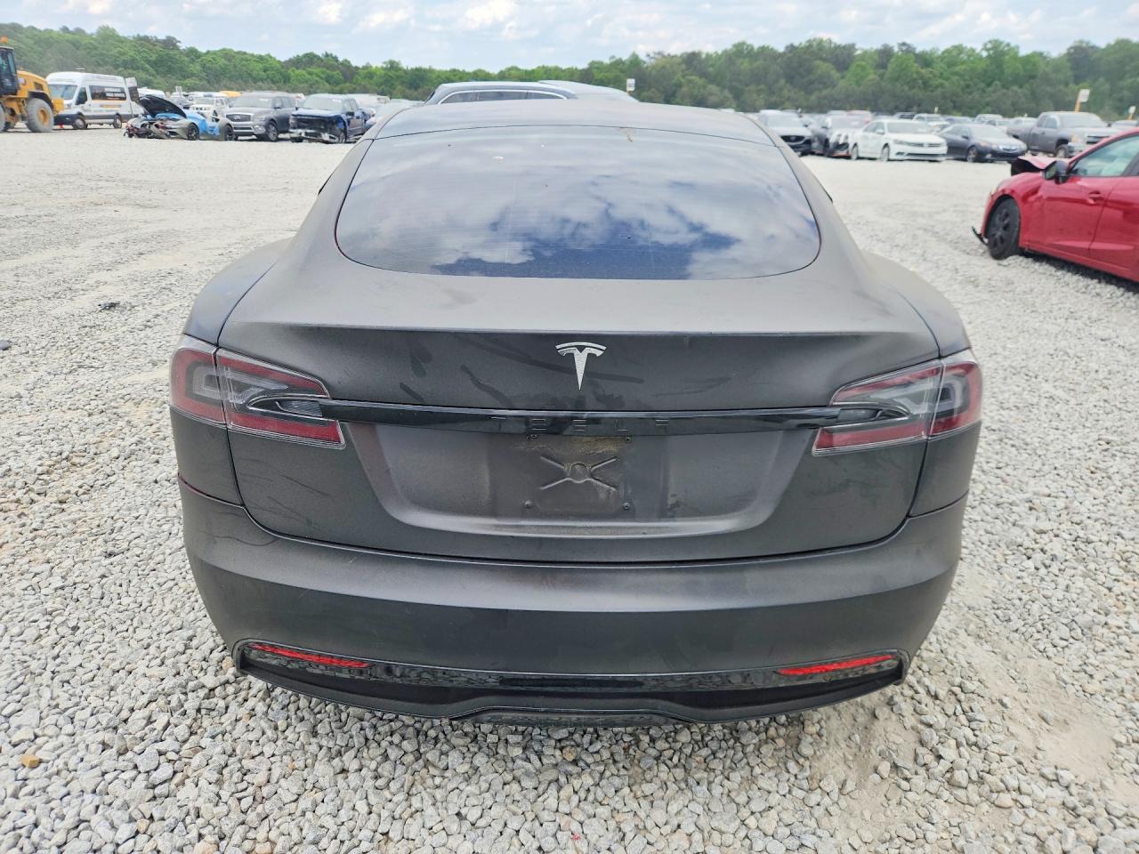 TESLA MODEL S 2021 — 7