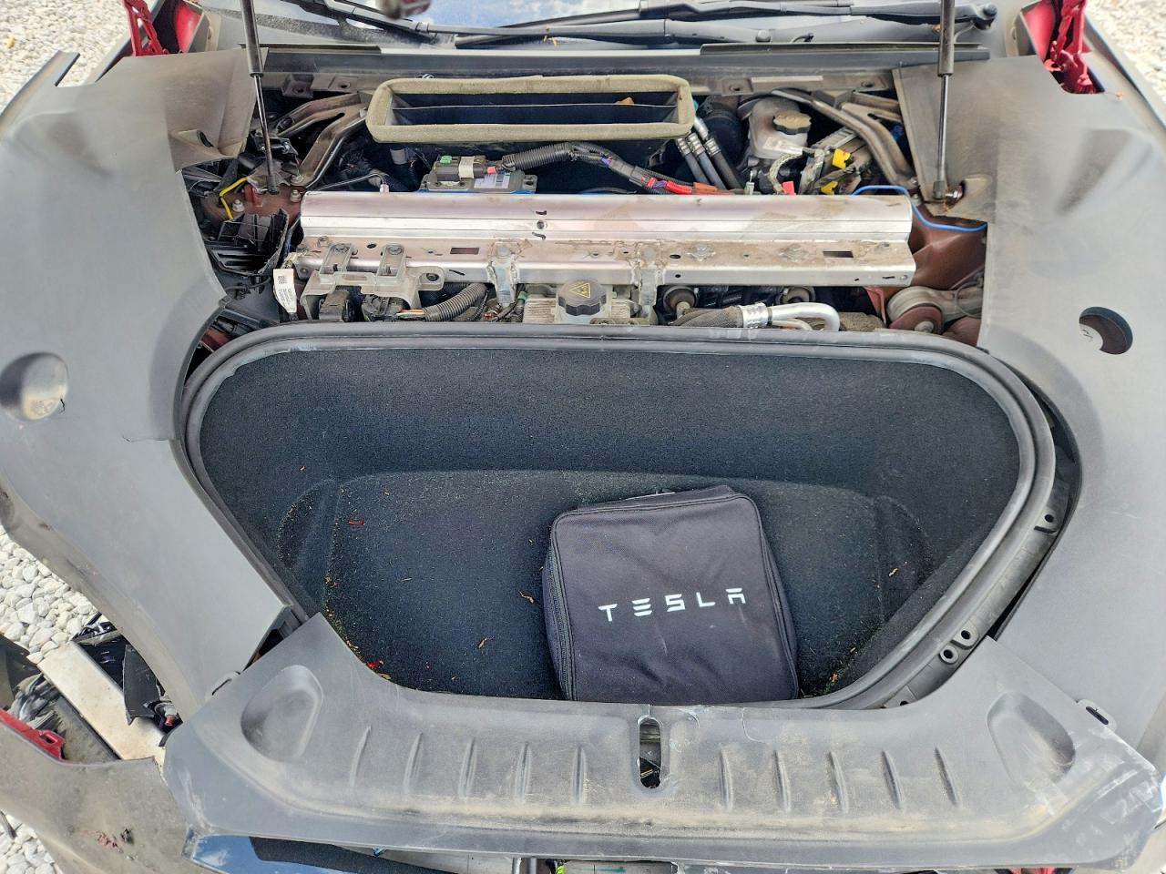 TESLA MODEL S 2021 — 12