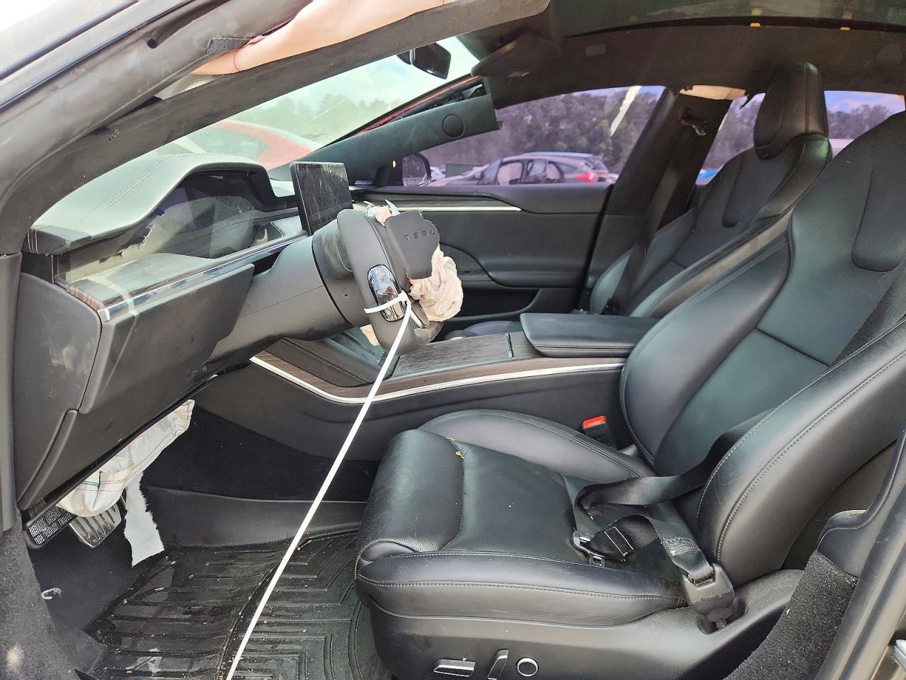 TESLA MODEL S 2021 — 8