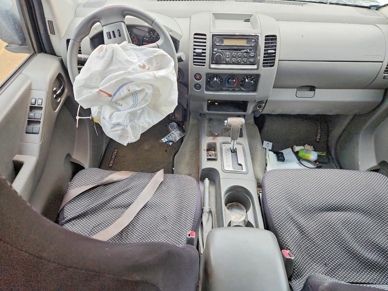 NISSAN FRONTIER 2005 — 9