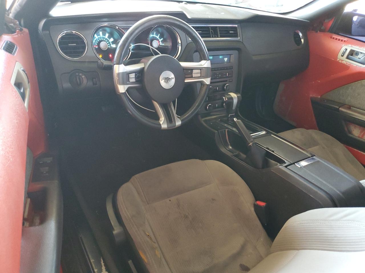 FORD MUSTANG 2010 — 9