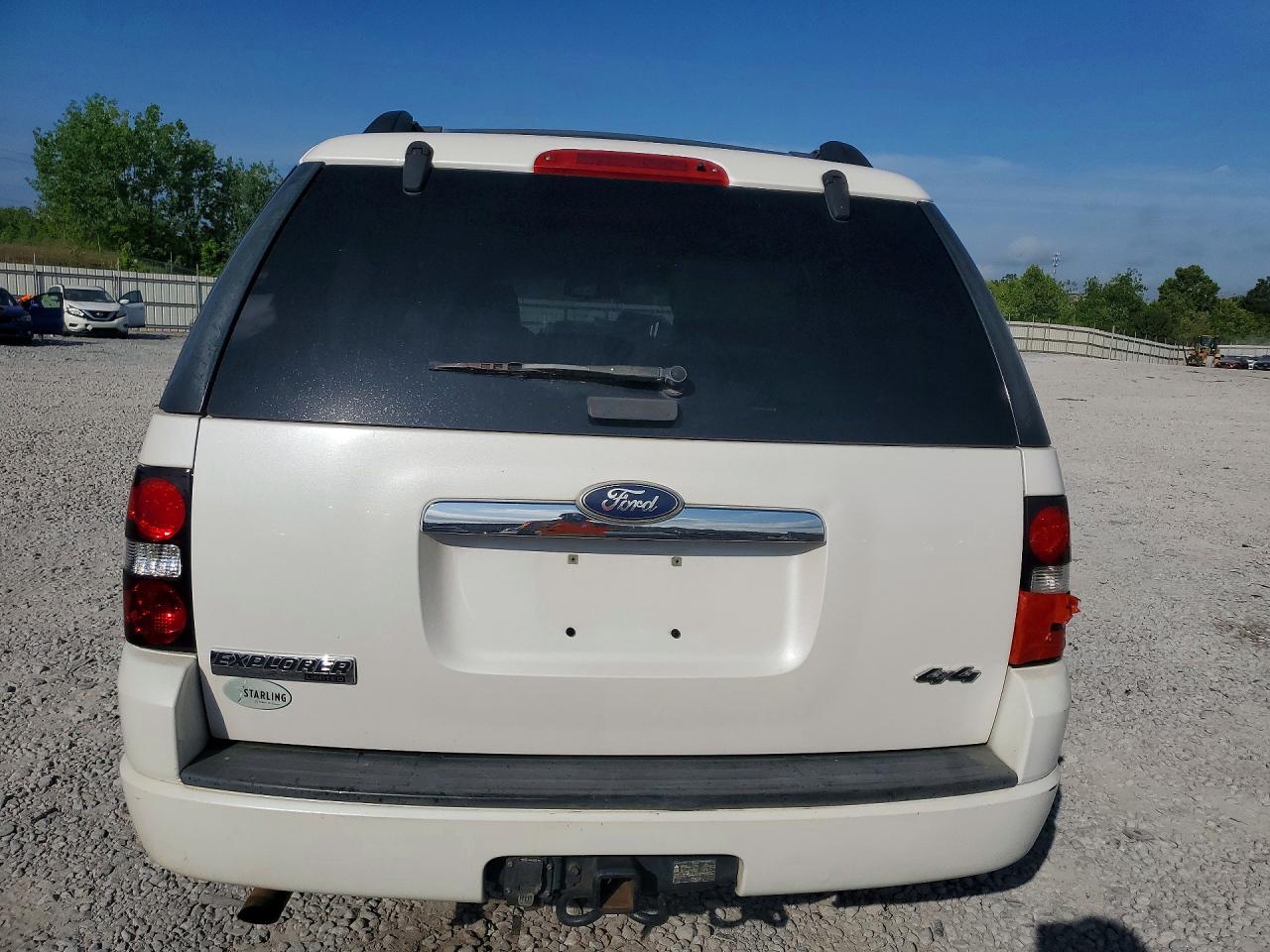 FORD EXPLORER 2010 — 7