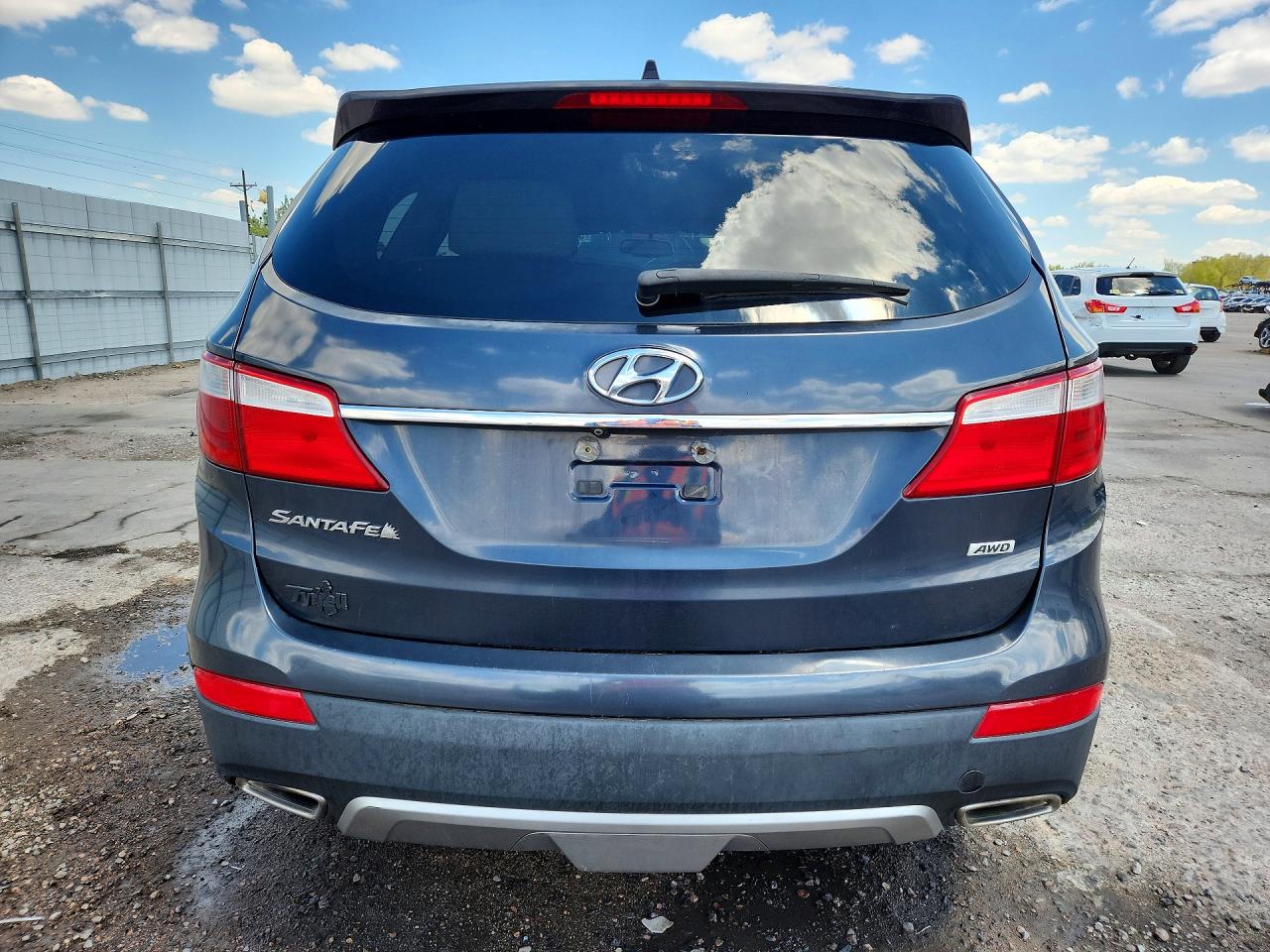HYUNDAI SANTA FE 2015 — 7