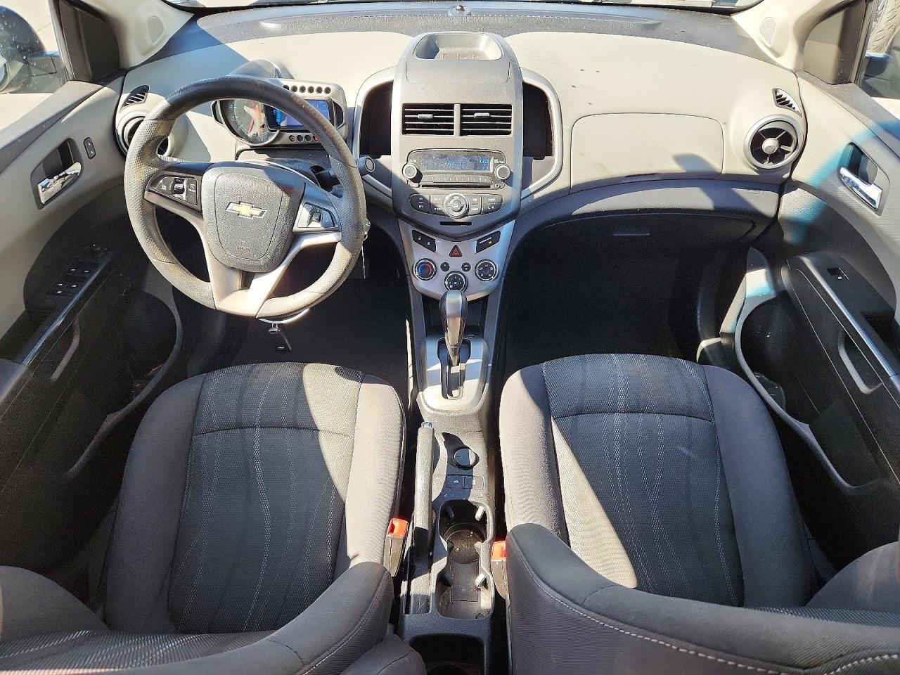 CHEVROLET SONIC 2015 — 9