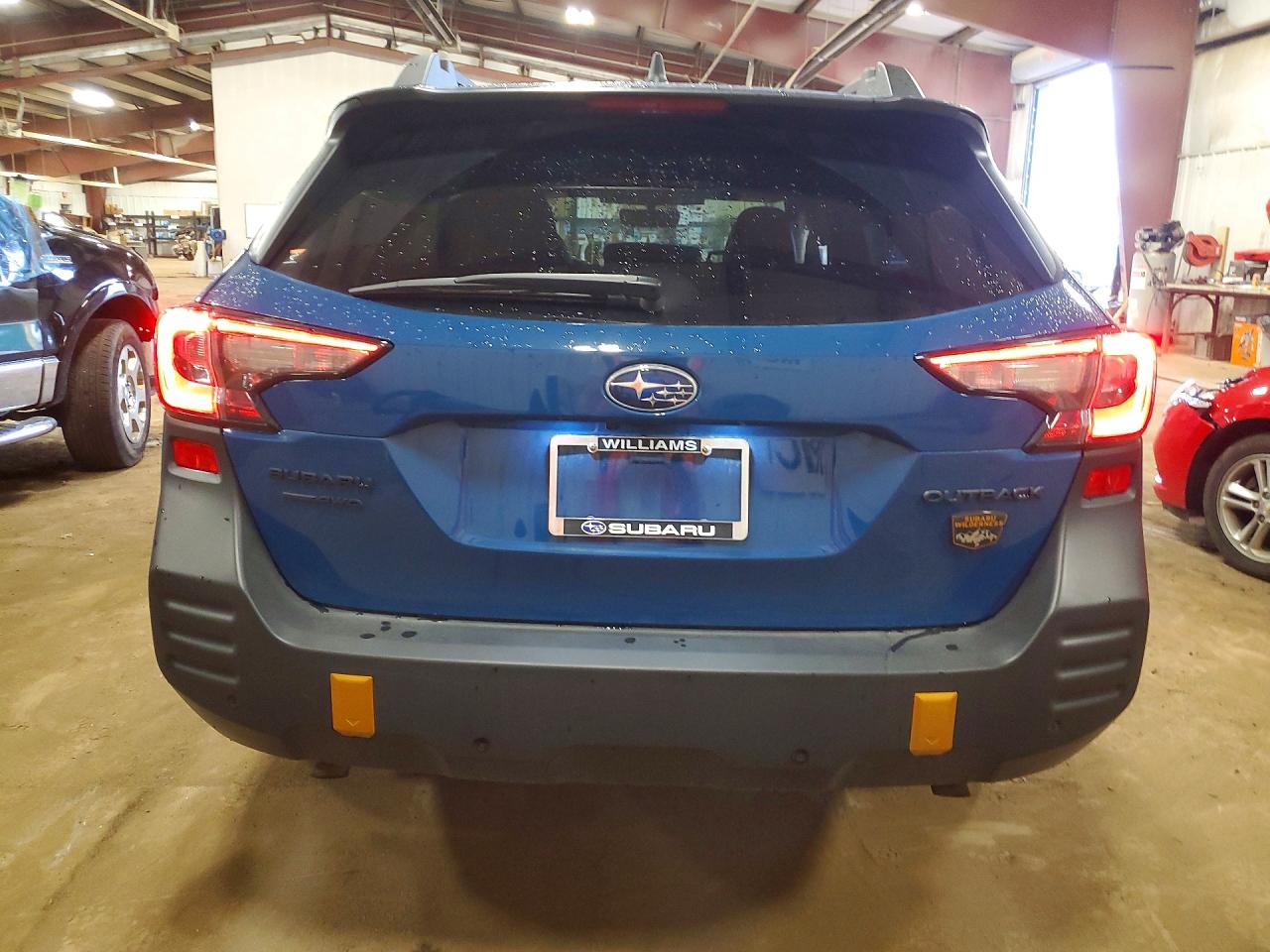 SUBARU OUTBACK 2025 — 7
