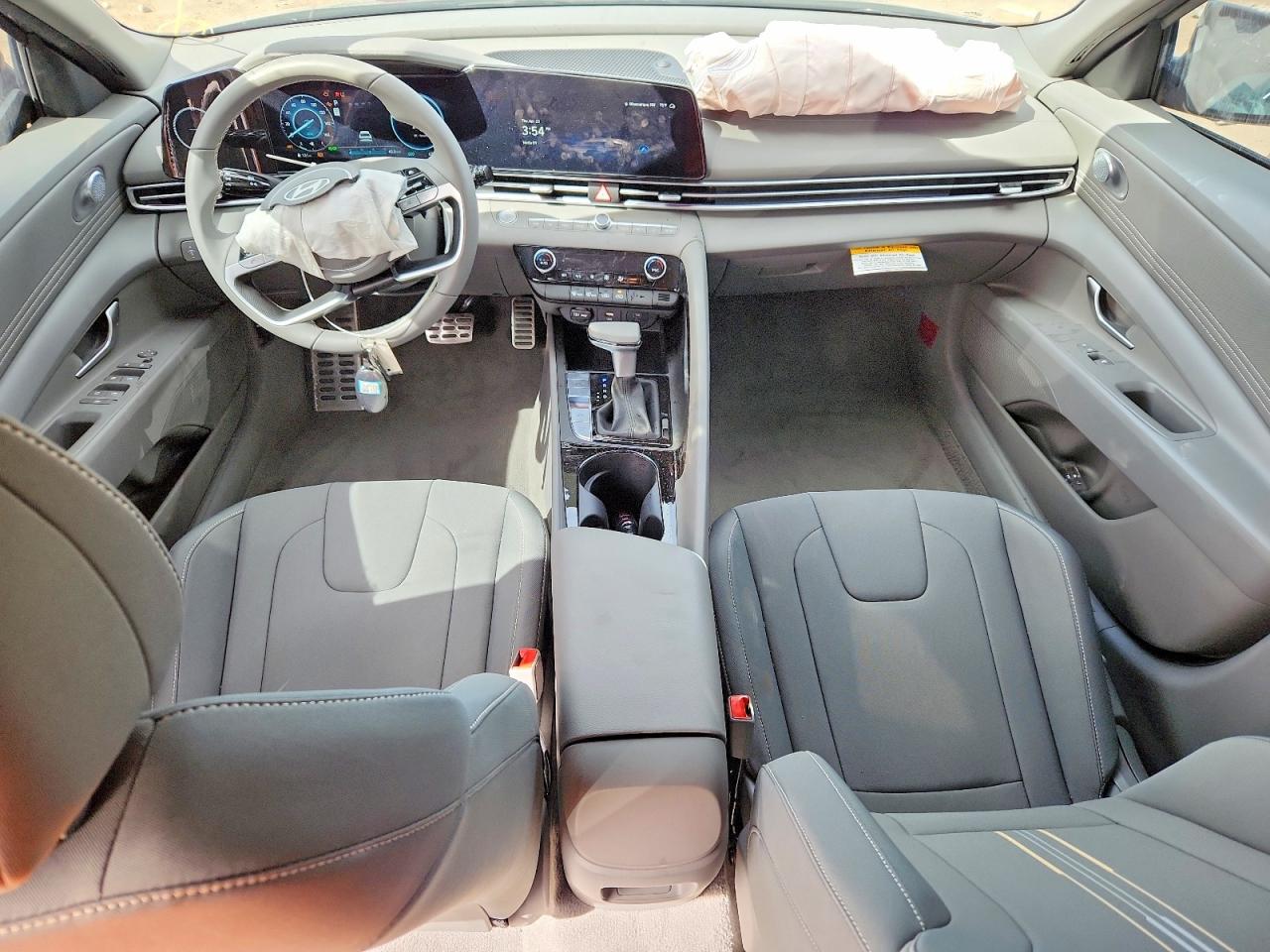HYUNDAI ELANTRA HYBRID 2025 — 9