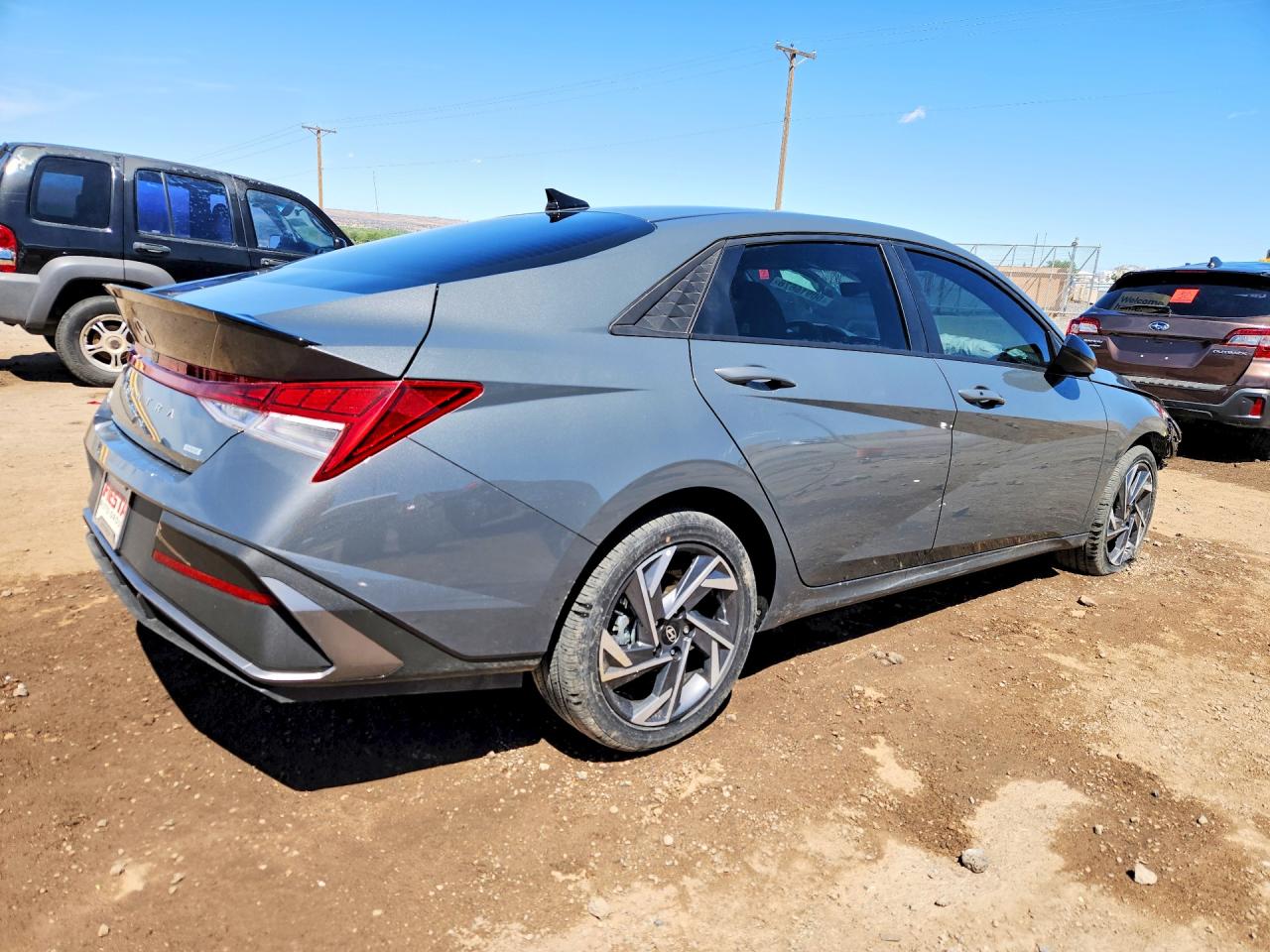 HYUNDAI ELANTRA HYBRID 2025 — 4