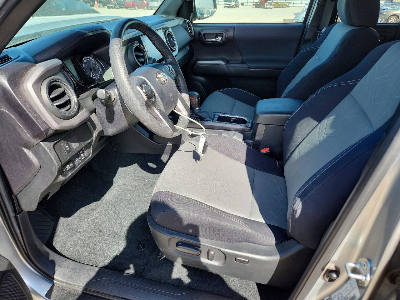 TOYOTA TACOMA 2022 — 8