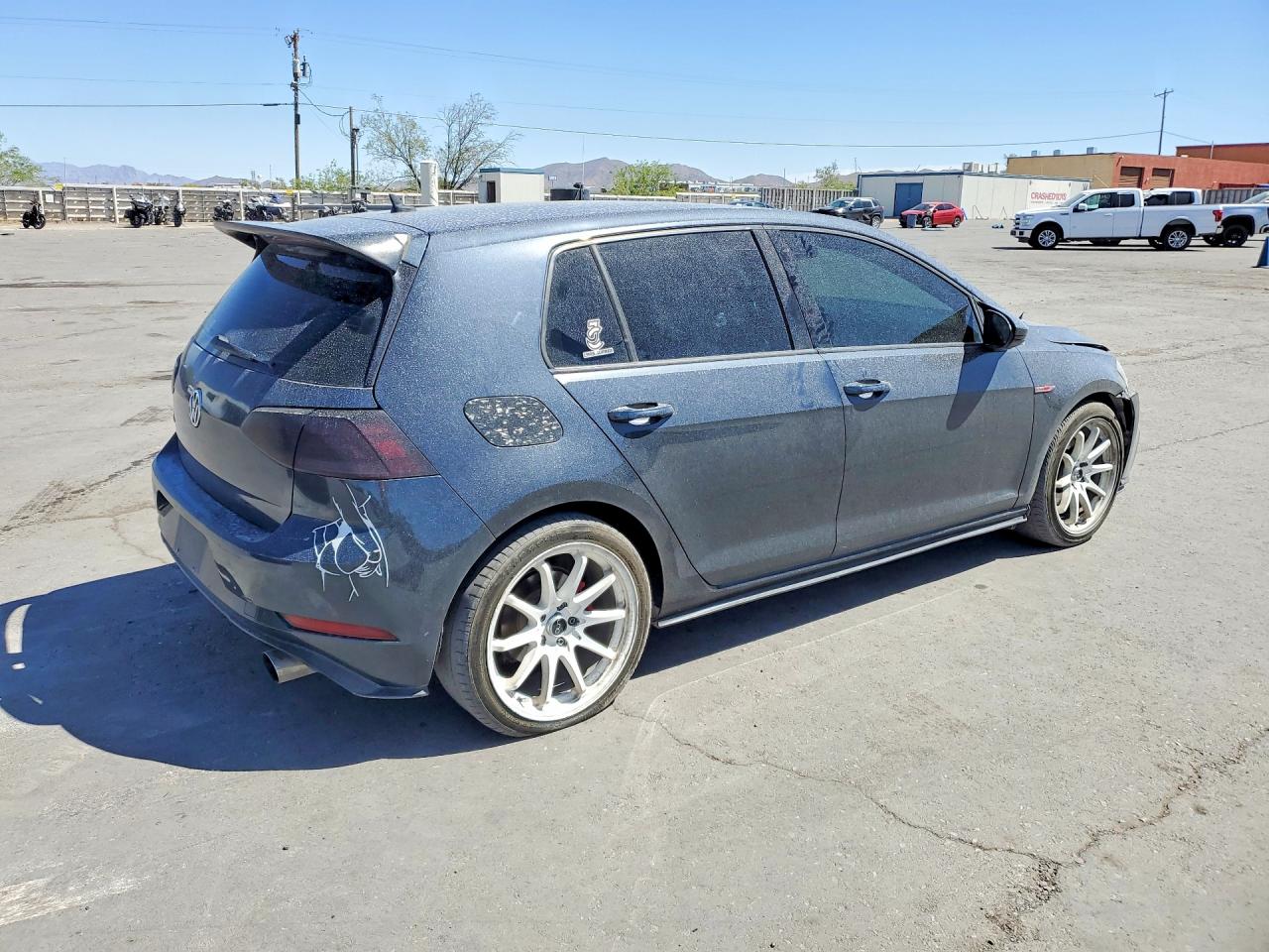 VOLKSWAGEN GTI 2018 — 4