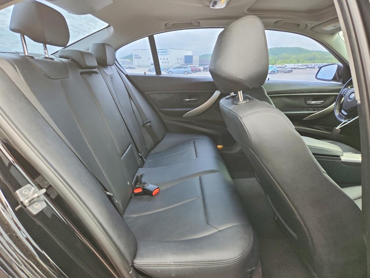 BMW 320 2014 — 11
