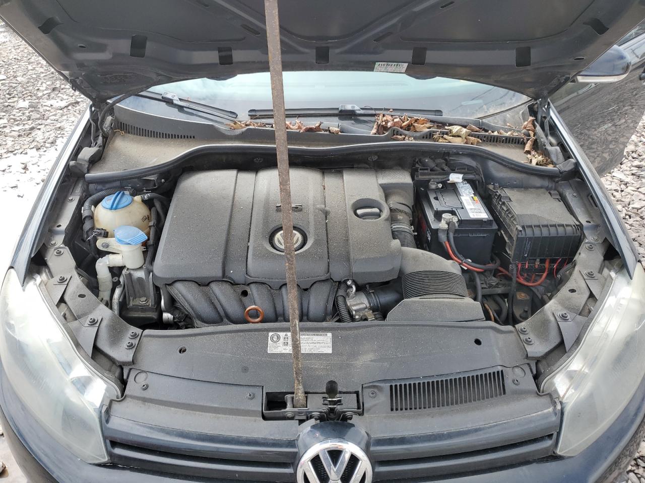 VOLKSWAGEN JETTA 2010 — 12